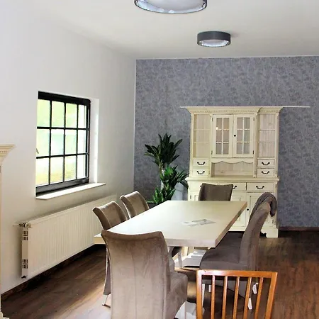 Haus Teufenbach 아파트호텔 바트노이에나르아르바일러