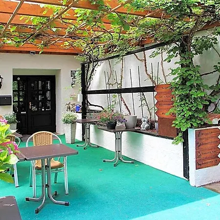 Haus Teufenbach Бад-Нойенар-Арвайлер